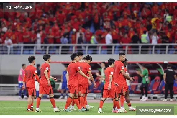 中国红燃动杭州奥体!今夜国足背水一战书写新章 中国红燃动杭州奥体!今夜国足背水一战书写新章